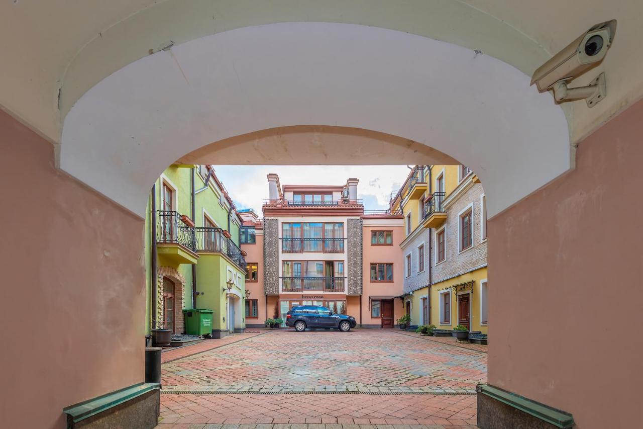 Luxury Gaono Apartments Vilnius Old Town I Self Check In I Free Private Parking Exterior photo