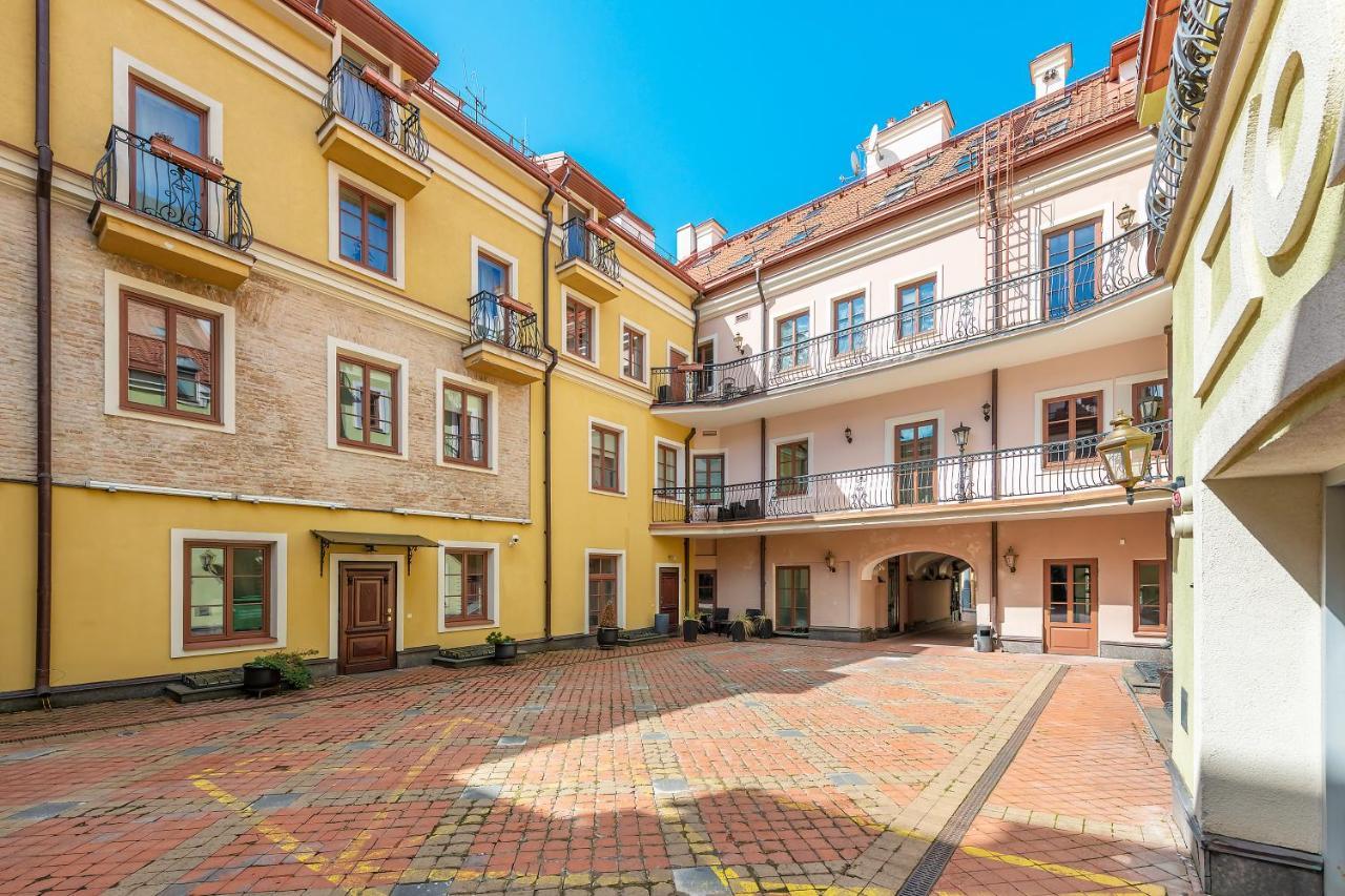 Luxury Gaono Apartments Vilnius Old Town I Self Check In I Free Private Parking Exterior photo
