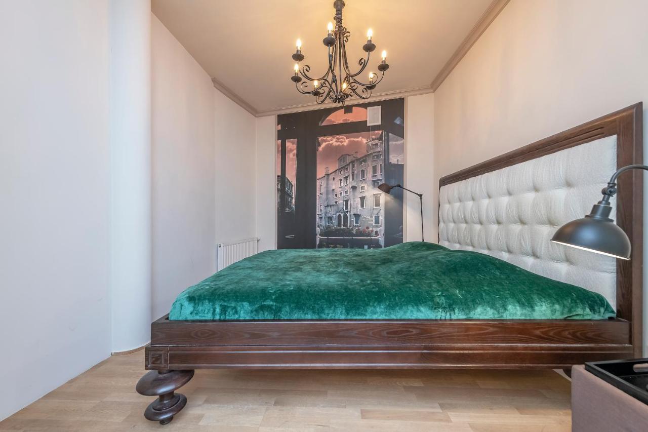 Luxury Gaono Apartments Vilnius Old Town I Self Check In I Free Private Parking Exterior photo